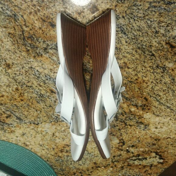 Island Slipper Women's White Leather Flower Slide Wedge Size 11 Sandals - Picture 6 of 11